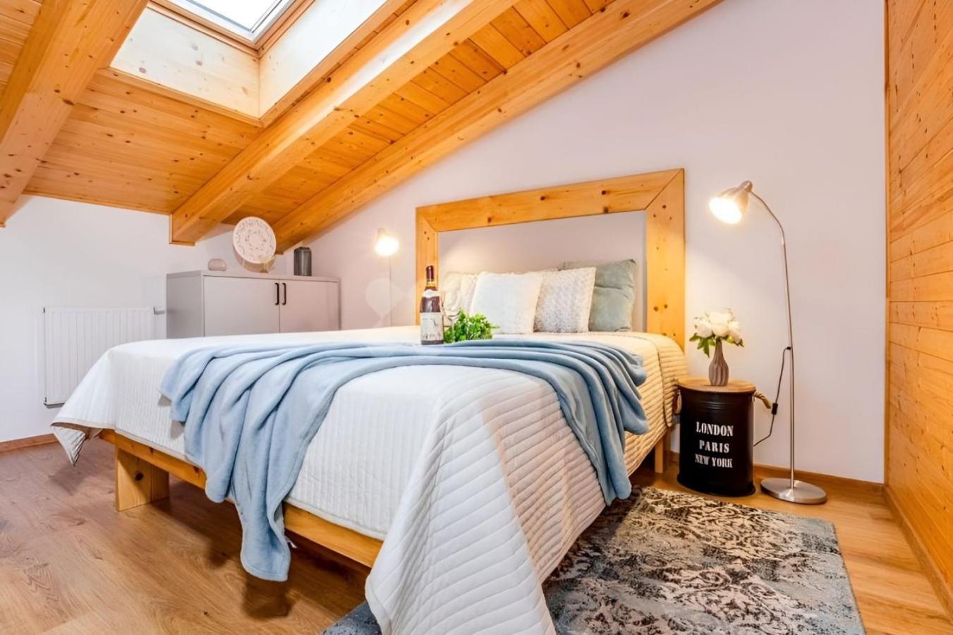 Mezonet Lipno Nad Vltavou Apartment ภายนอก รูปภาพ